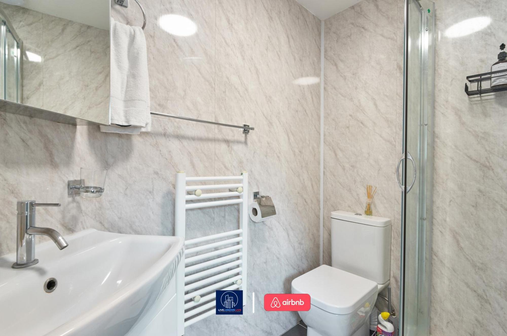 Last-Minute Specials L Sleeps Up To 4 Guests L One-Bedroom Apartment With King Bed And High Ceilings Near Camden By Live London Short Lets & Serviced Accommodation Exterior foto